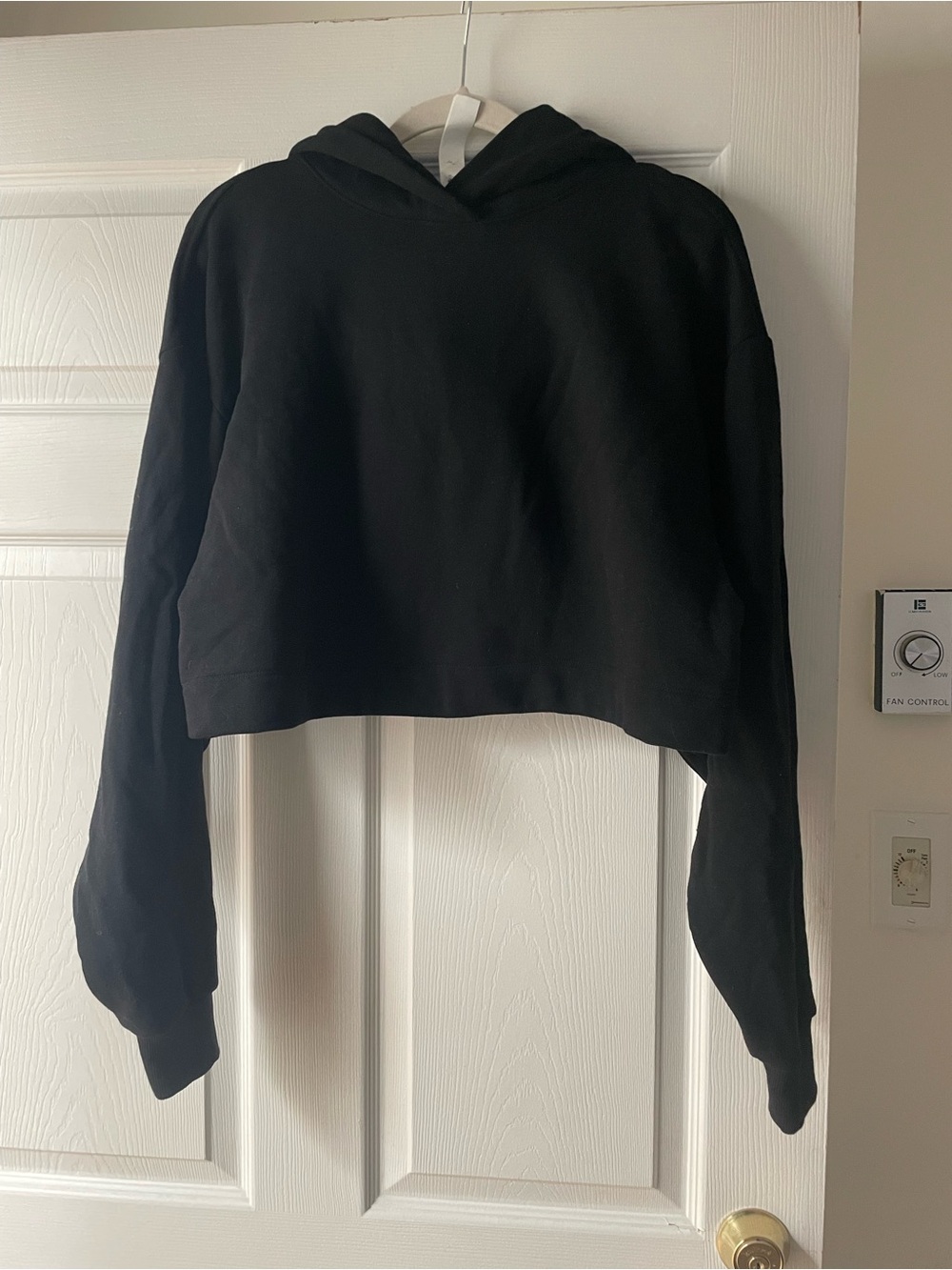 ALO Yoga Black Cropped Hoodie - Minimal Pullover